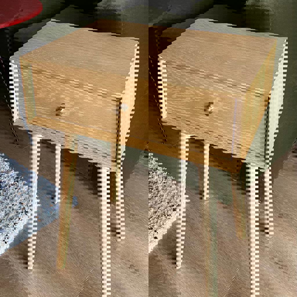 Прикроватная тумбочка JYSK