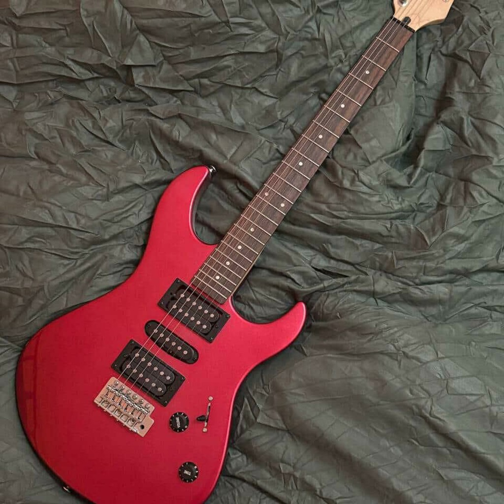 Электрогитара Yamaha ERG 121C