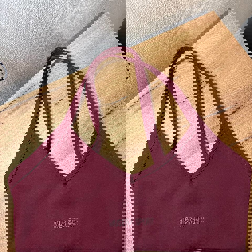 Коробка с новогодними украшениями