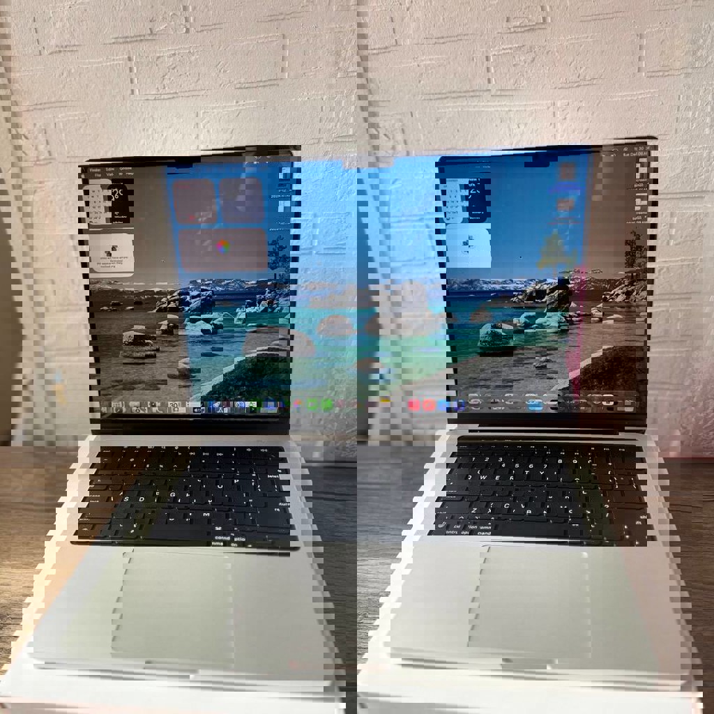 Macbook Pro 14 Inch 2024 Silver