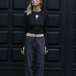 Черный топ с крестом - фото 2