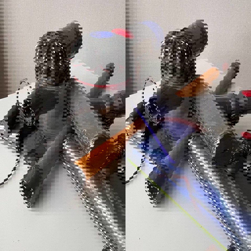 Пылесос Dyson V8