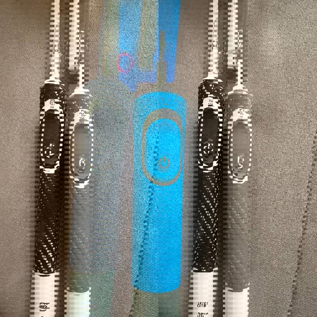 Зубная щетка Oral-B