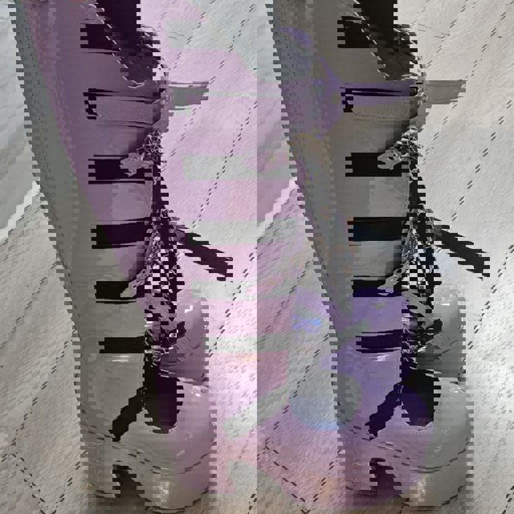 Черные ботинки