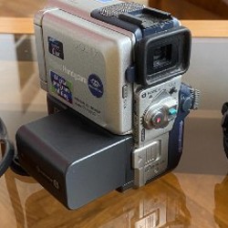 Mini DV камера Sony DCR-PC5 - фото 2