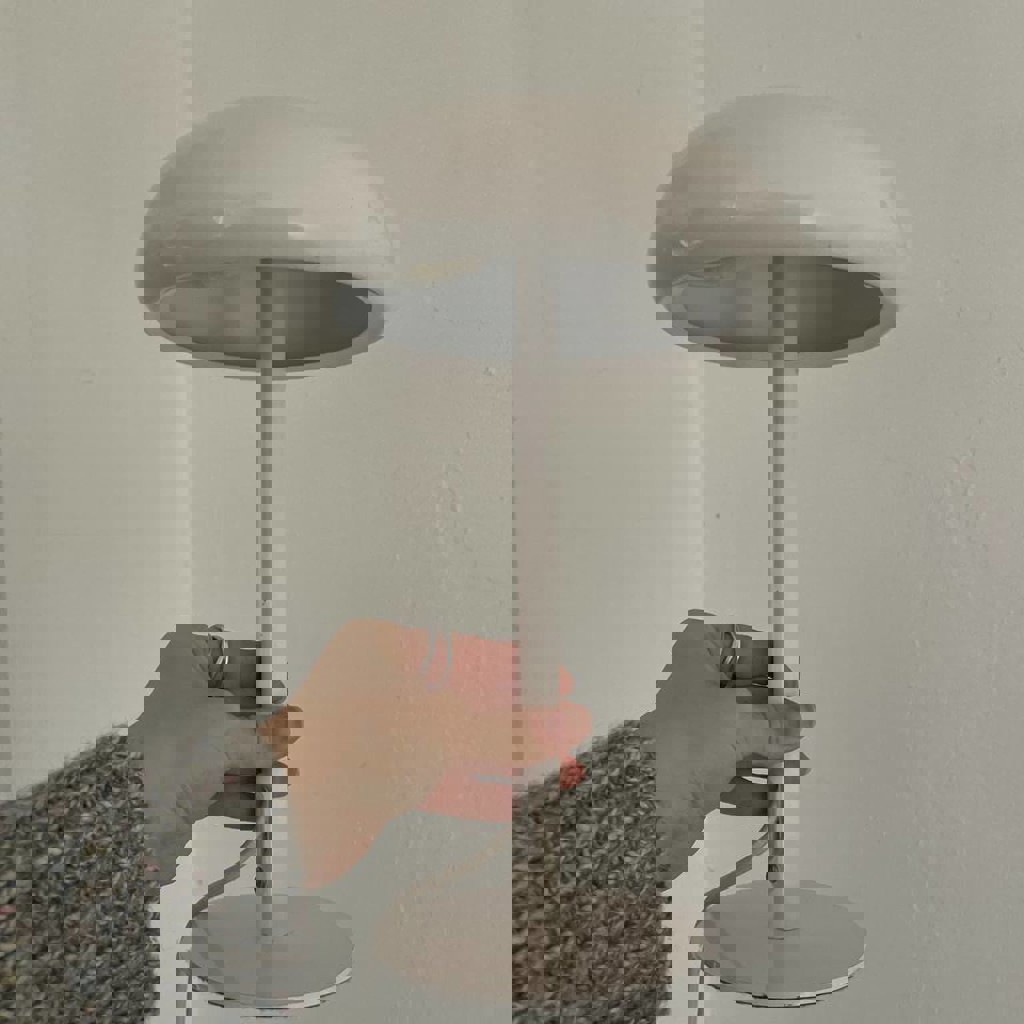 Настольная/прикроватная лампа