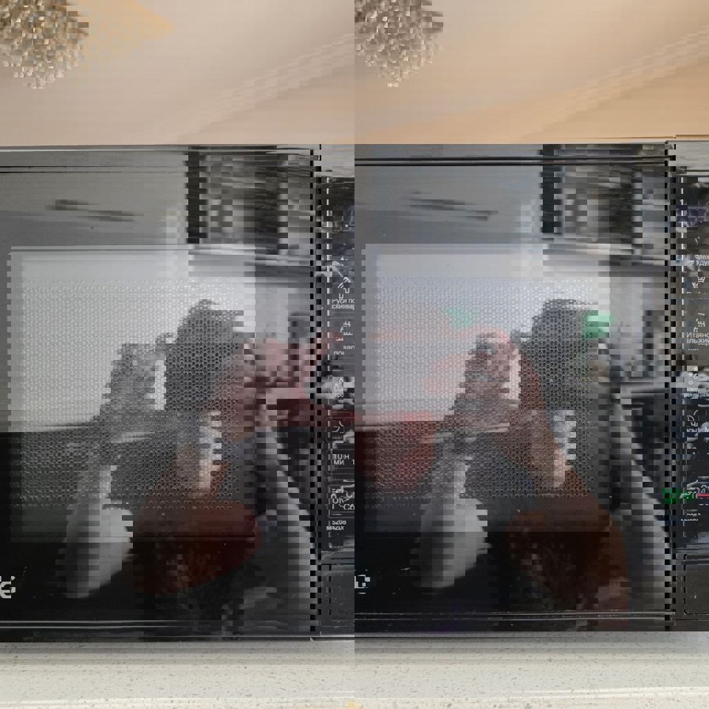 Микроволновка LG MS2042DB