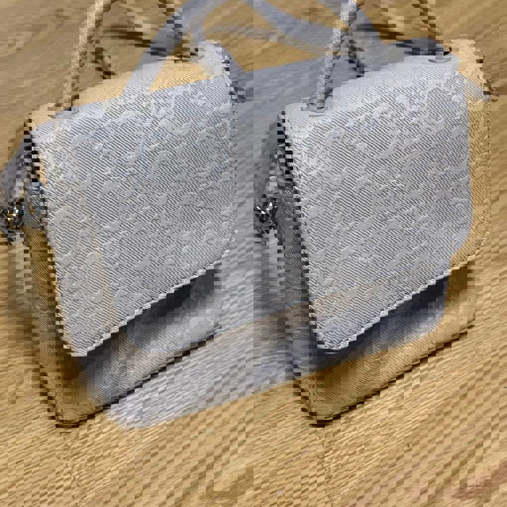 Коричневая маленькая сумка