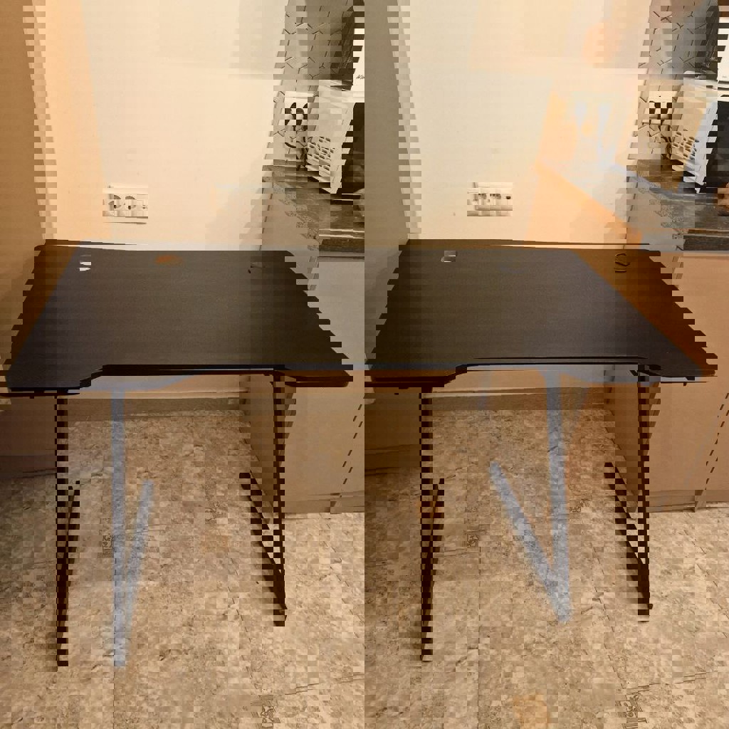 Игровой (геймерский) компьютерный стол GAMER