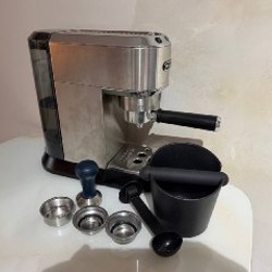 Рожковая кофеварка DeLonghi Dedica EC685 - фото 2