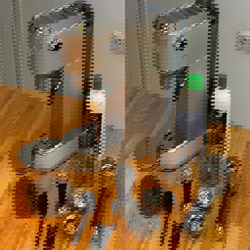 Кофемашина DeLonghi Dedica Arte EC885BG