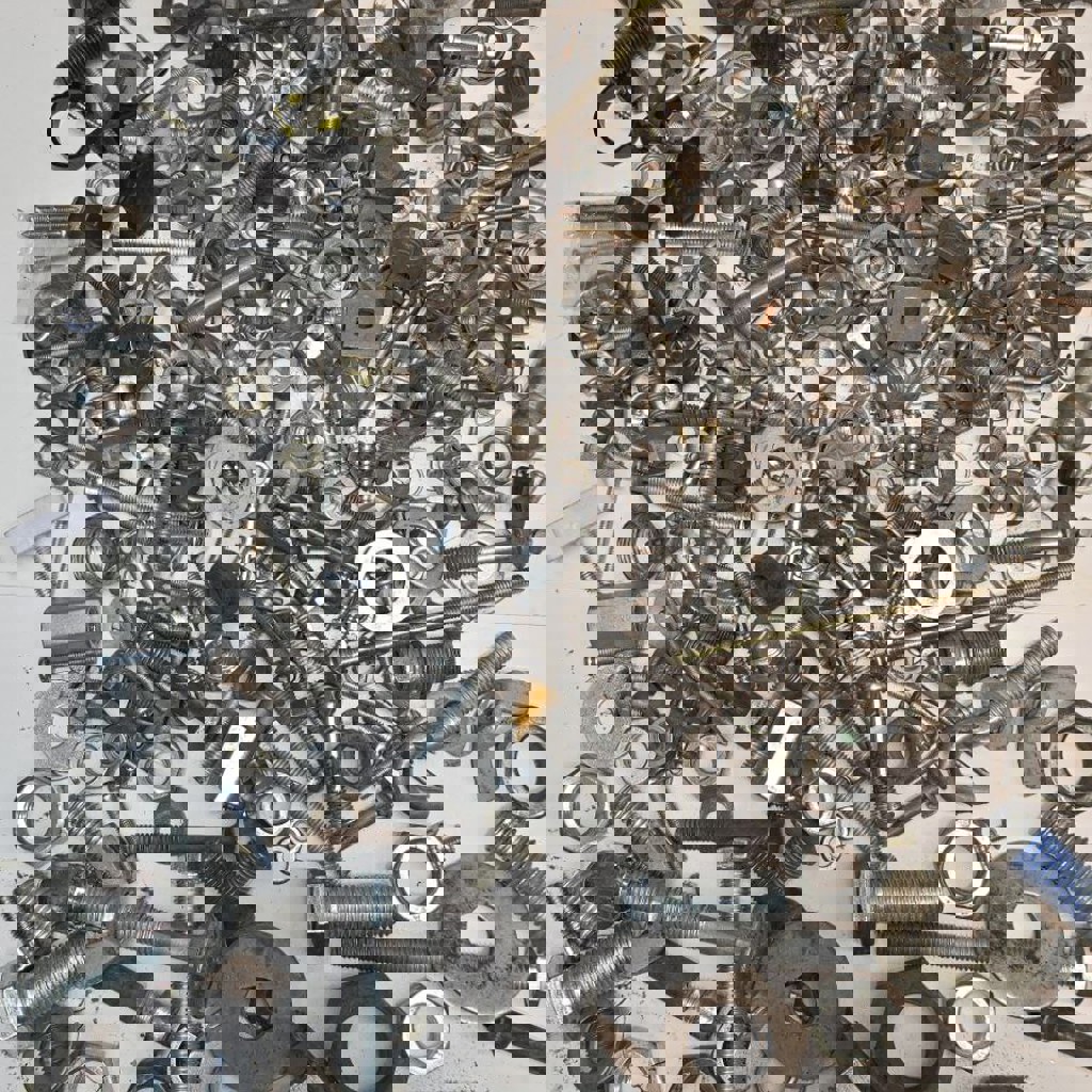 Саморезы и винты