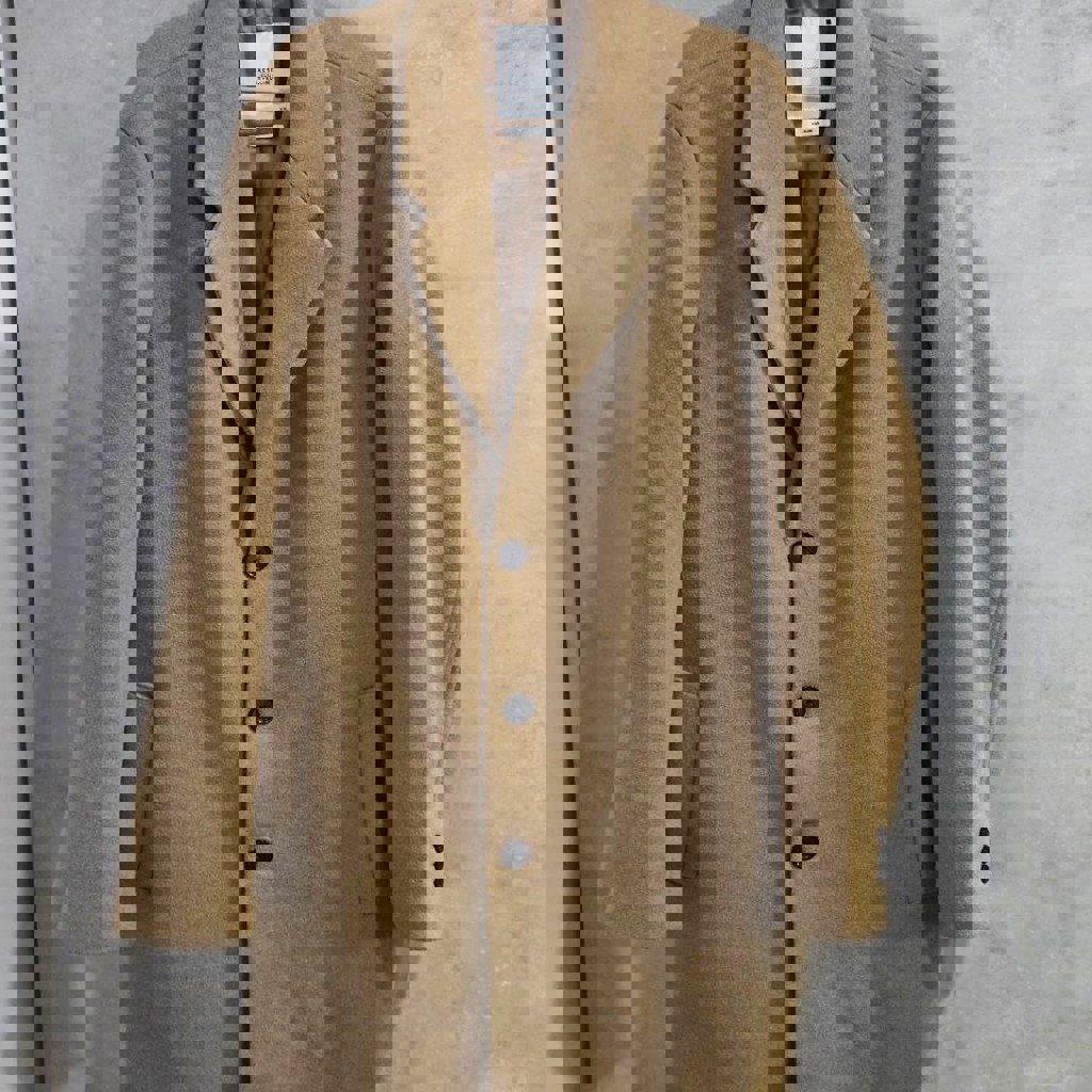 Мужское бежевое пальто