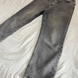 Серые женские джинсы - фото 2