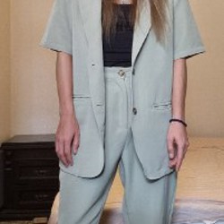 Костюм фисташкового цвета - фото 2