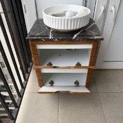 Тумба с раковиной и смесителем - фото 2