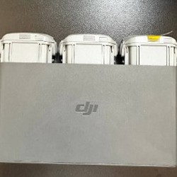 Зарядный хаб с аккумуляторами - фото 1