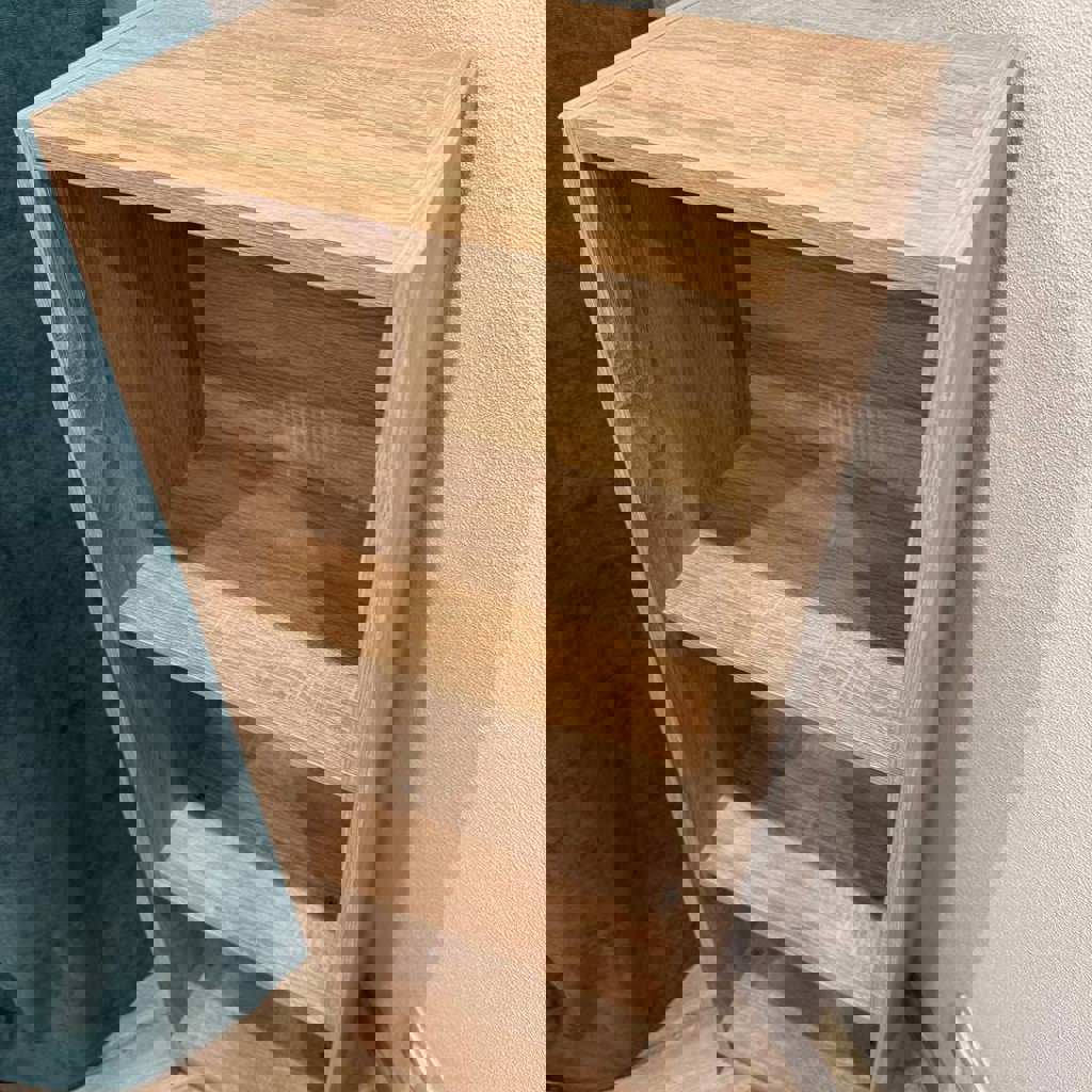 Книжный стеллаж