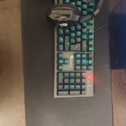 Наушники - фото 1