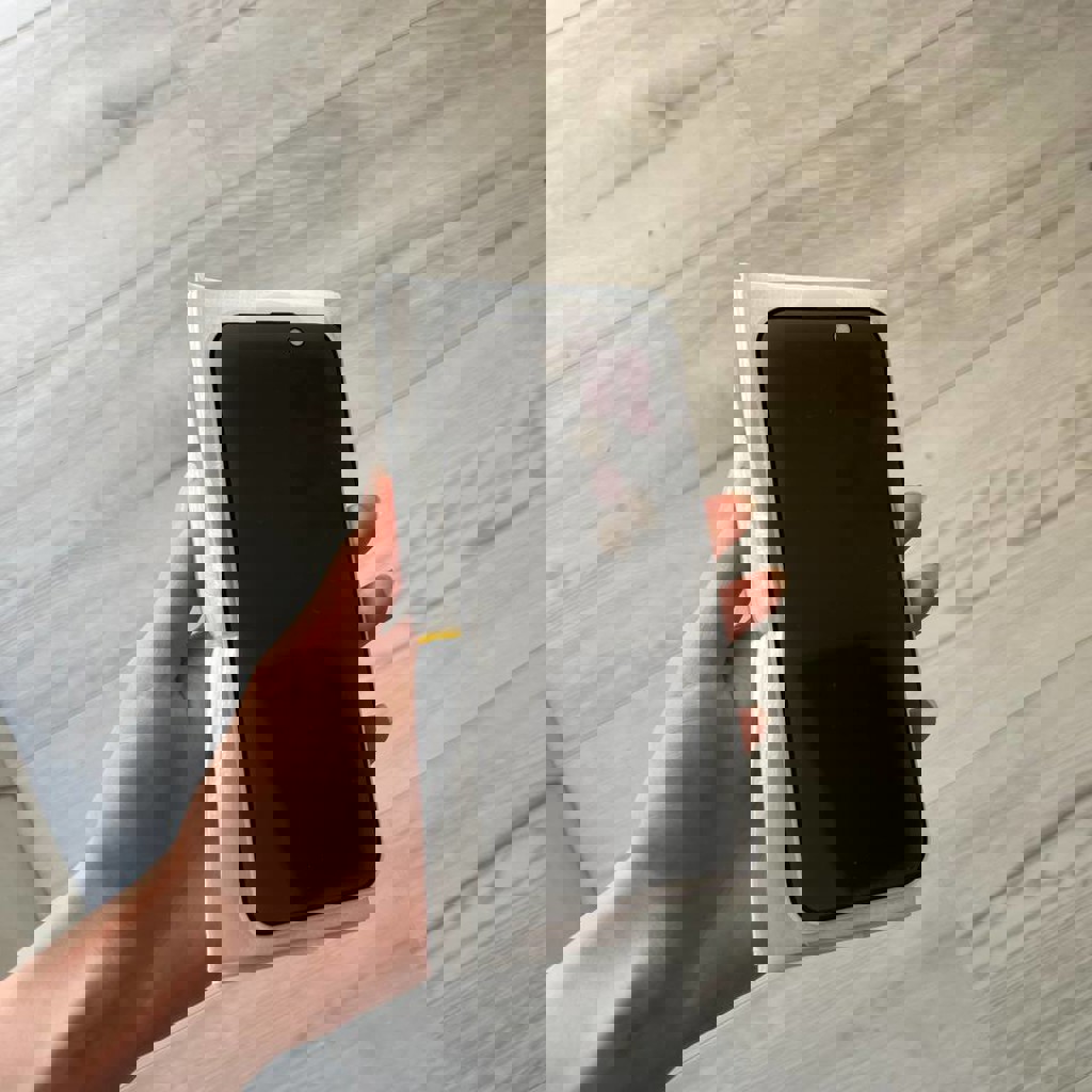 Защитное стекло «антишпион»