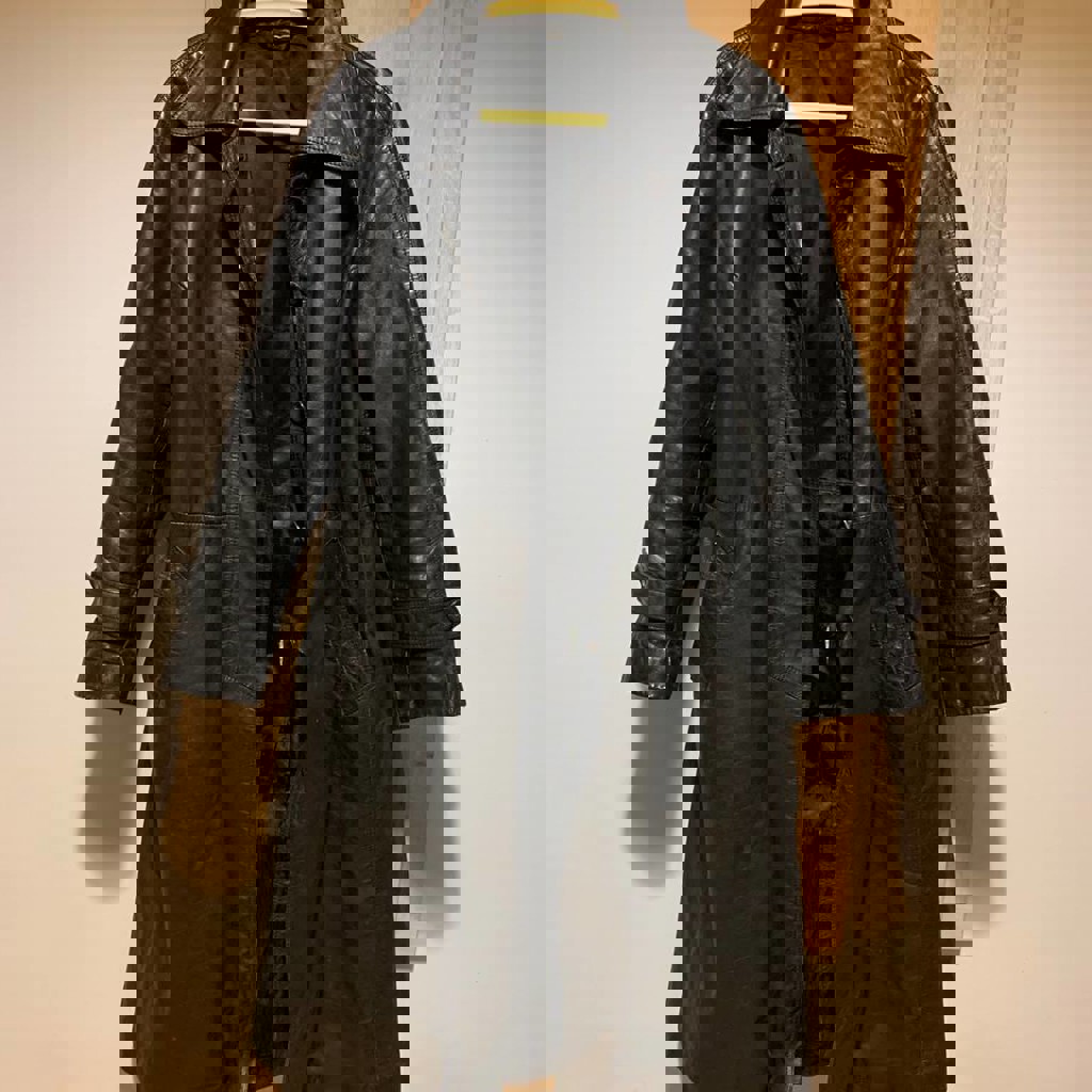 Кожаный плащ