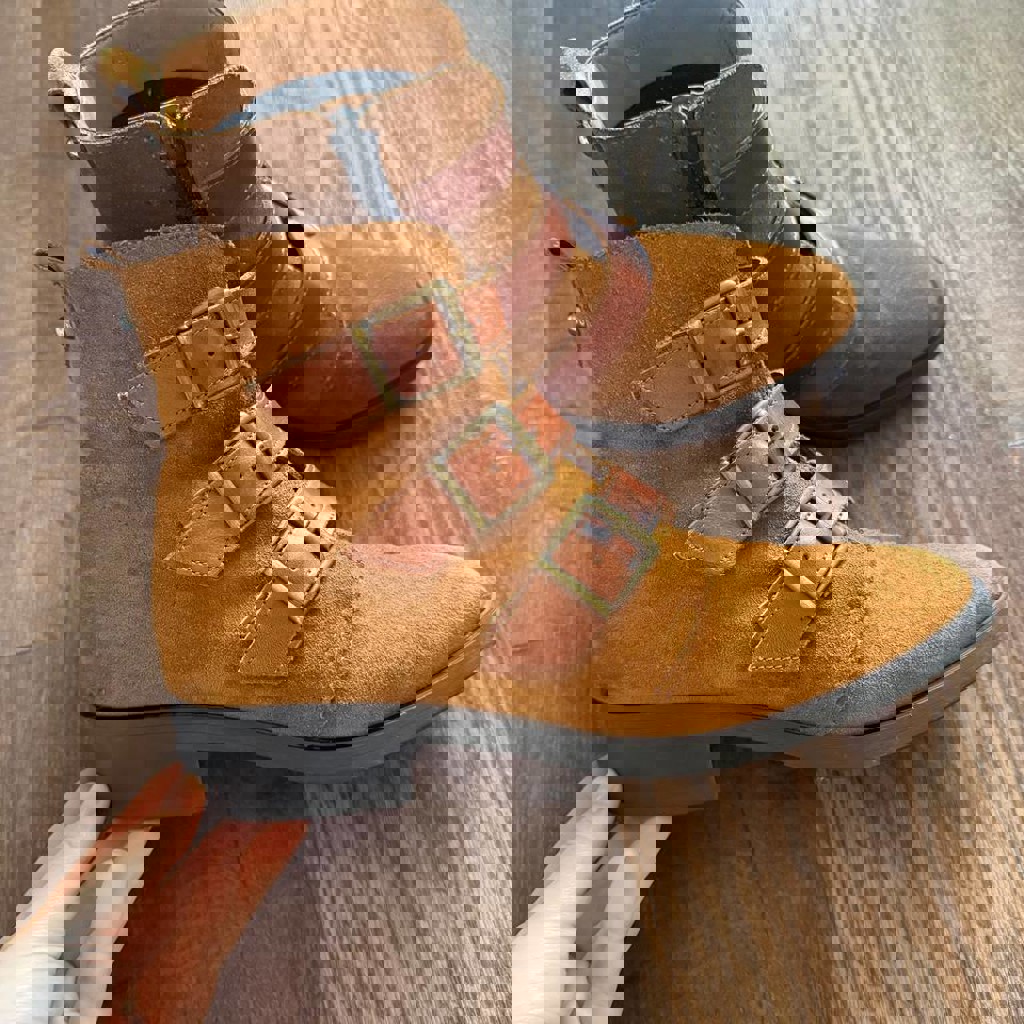 Замшевые ботинки Carlo Pazolini