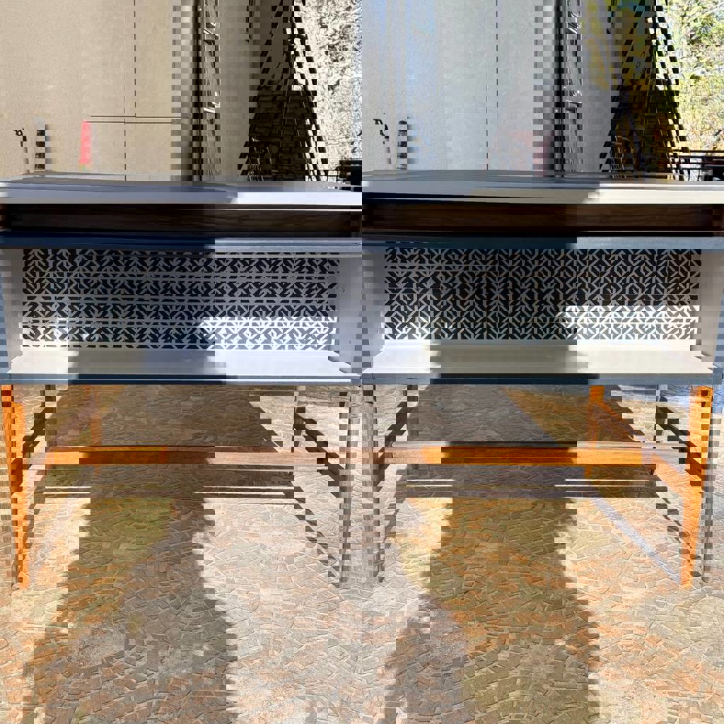 Письменный стол