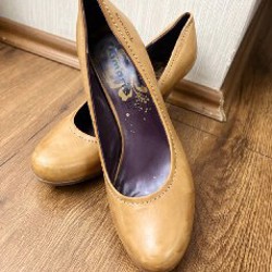 Кожаные туфли на каблуке - фото 10