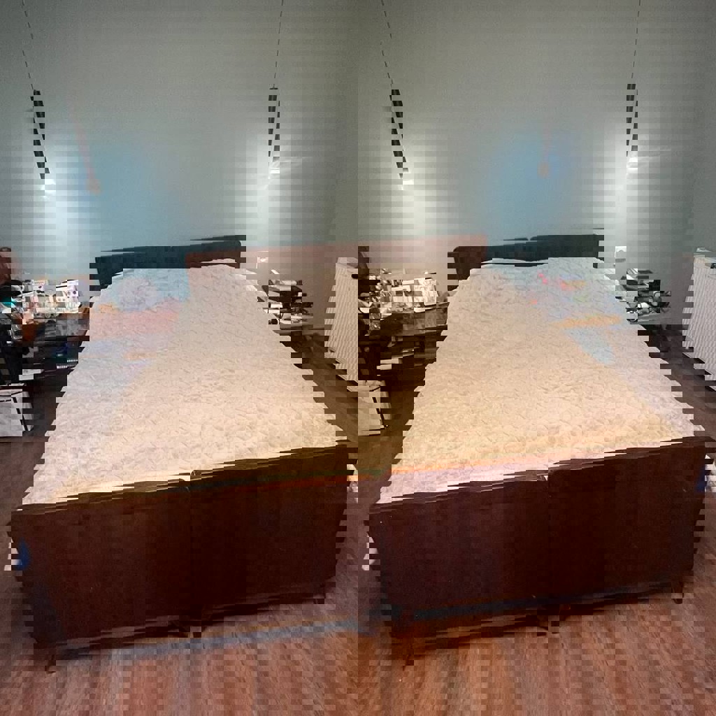 Кровати с матрасами