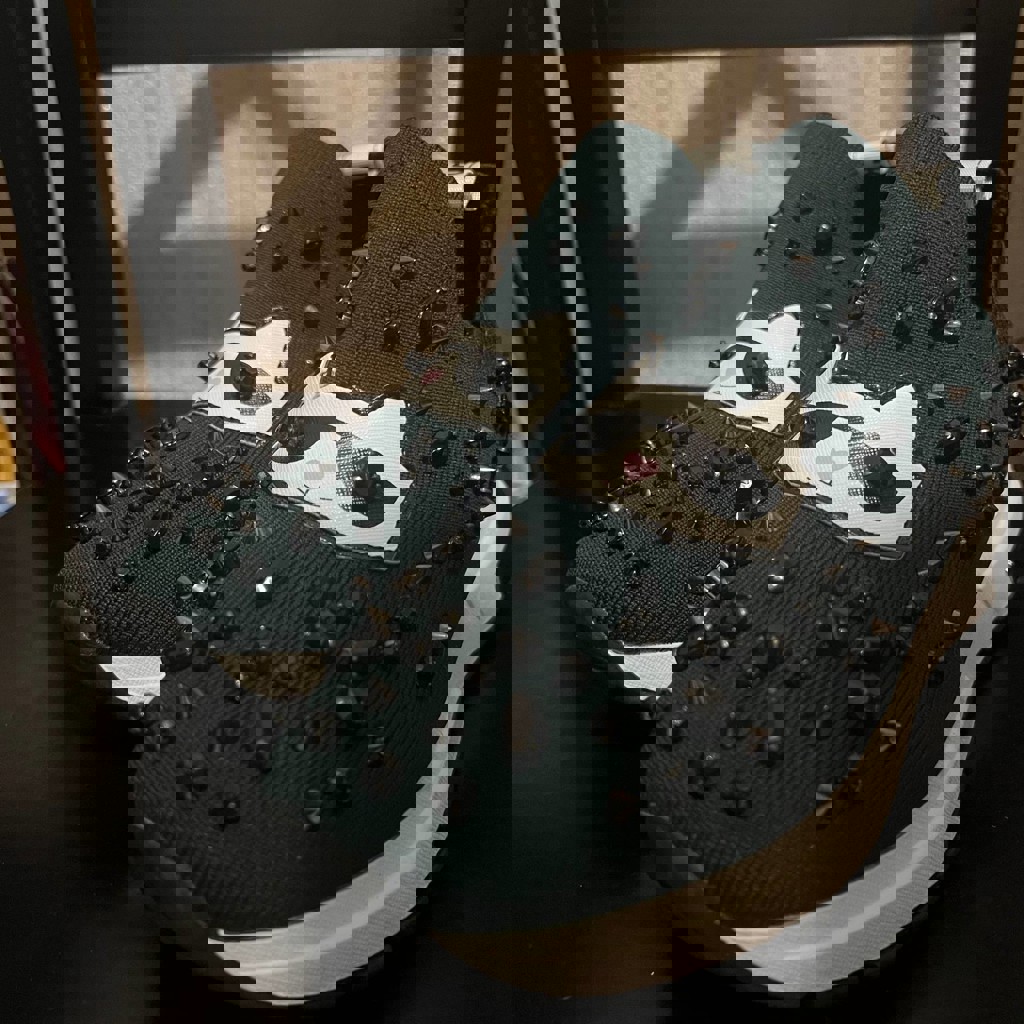 Кроссовки женские