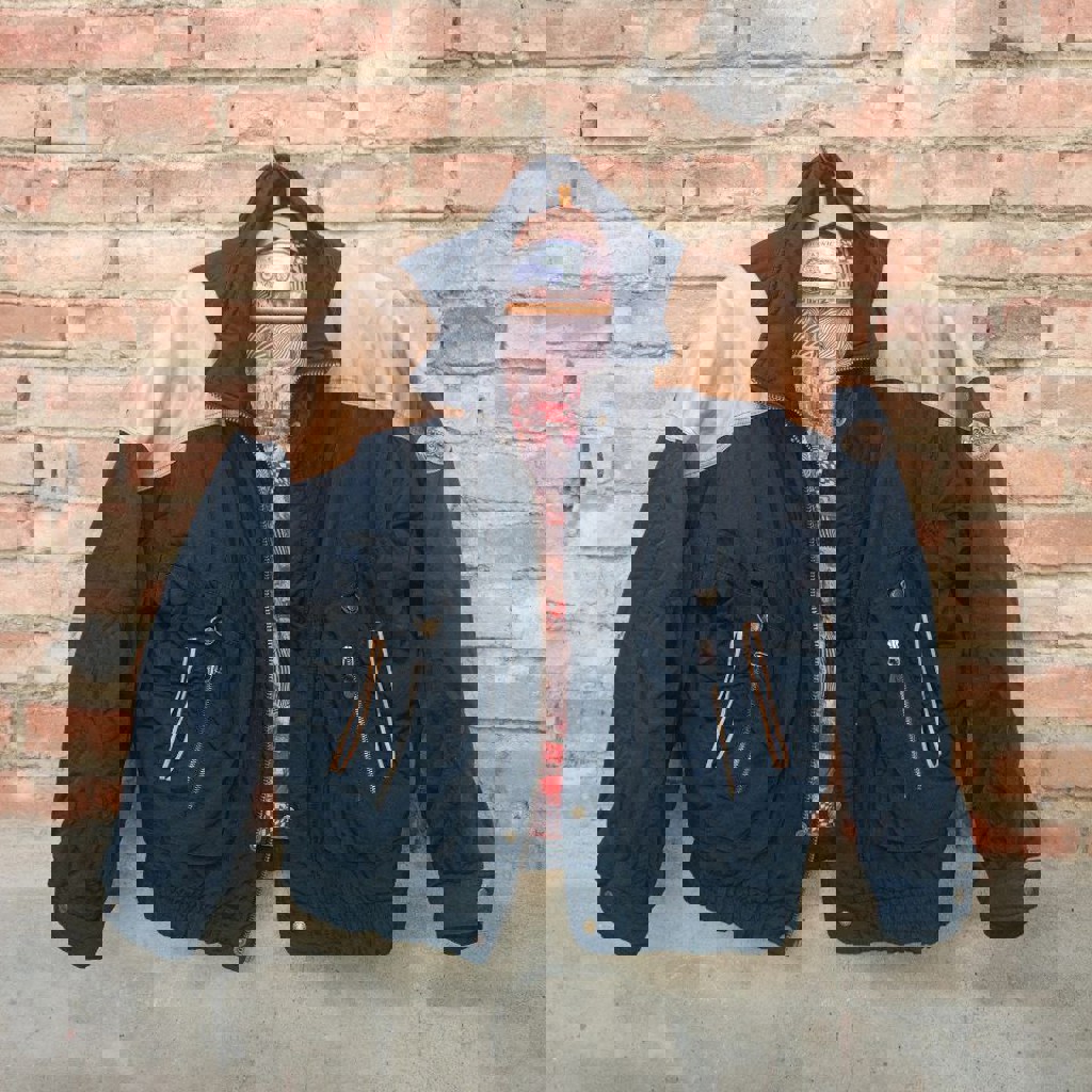 Тёплая куртка бомбер