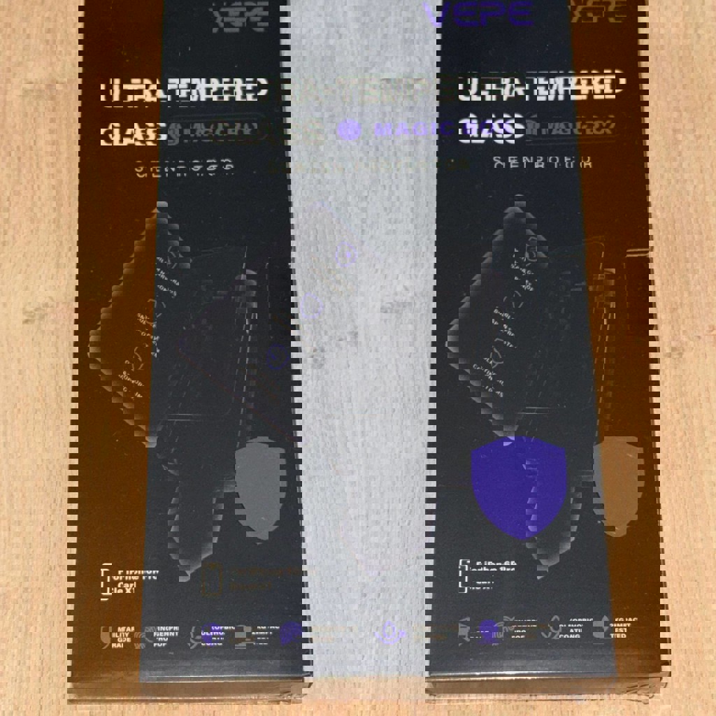 Защитное стекло для iPhone 16pro