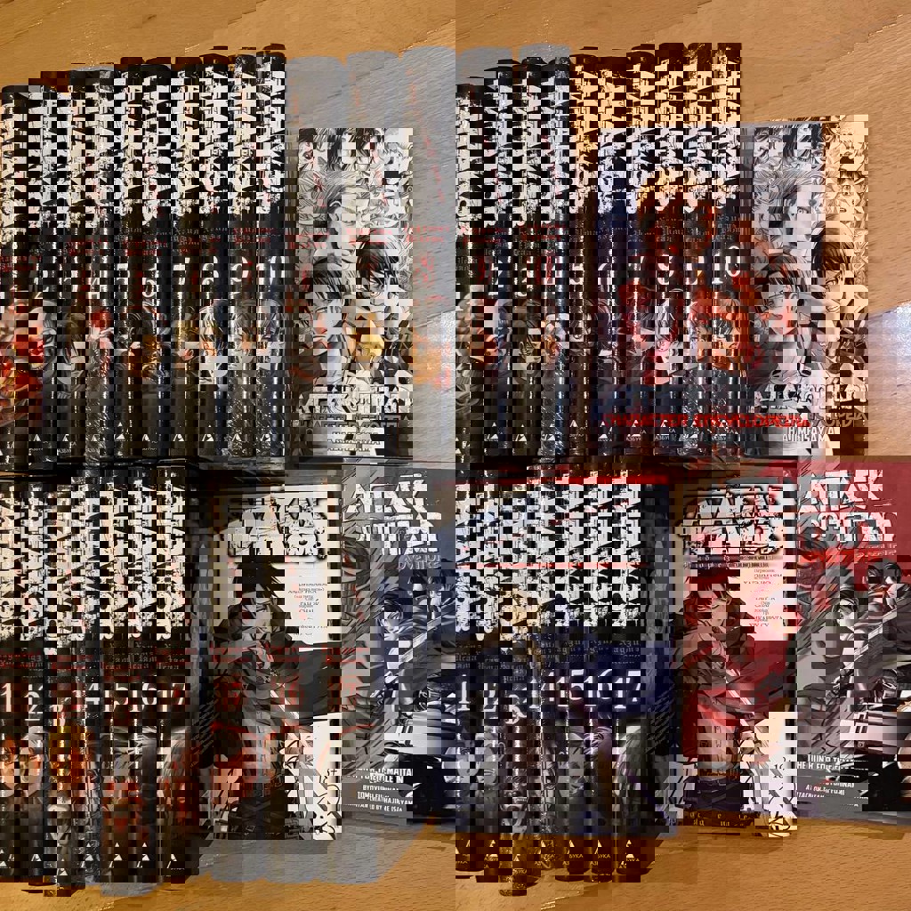 Полный комплект манги 'Атака титанов'