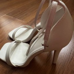 Белые босоножки - фото 2