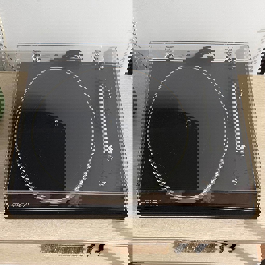 Виниловый проигрыватель Premiera Eco One