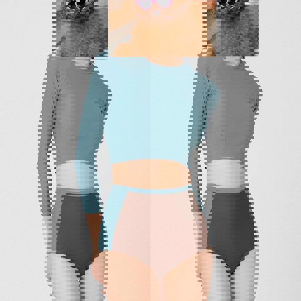 Светло-зеленый пляжный вязанный костюм