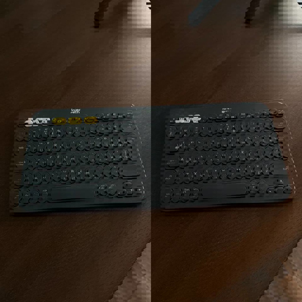 Блютус-клавиатура Logitech