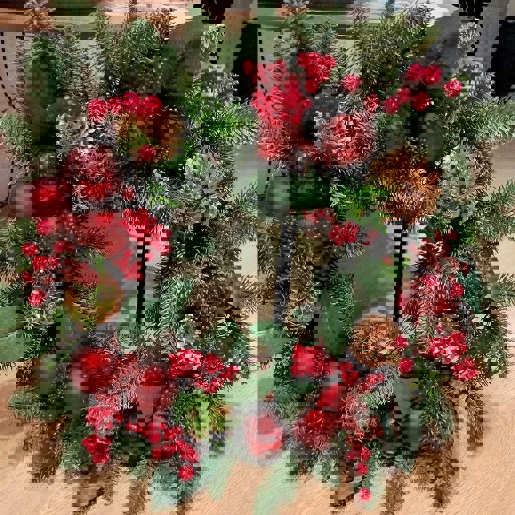 Новогодний венок с гирляндой