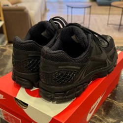 NIKE ZOOM VOMERO 5 SNEAKER - фото 2