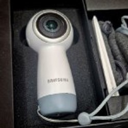 Камера Samsung Gear 360 - фото 2