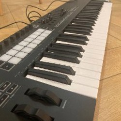 MIDI клавиатура Novation LaunchKey 61 - фото 3