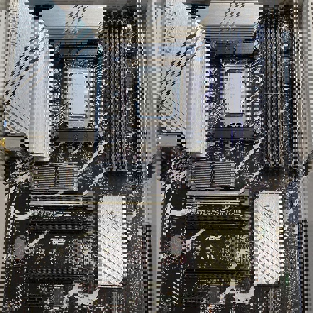 Процессор Intel I7 13700k