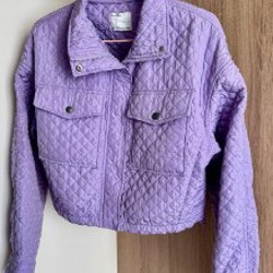 Стеганная укороченная куртка - фото 6