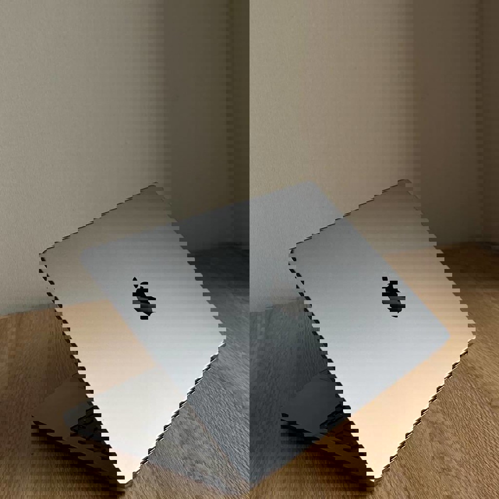 MacBook Pro 14” (2021)