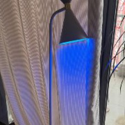 Напольный светильник с умной лампой - фото 4