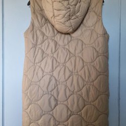 Удлиненная утепленная жилетка - фото 3