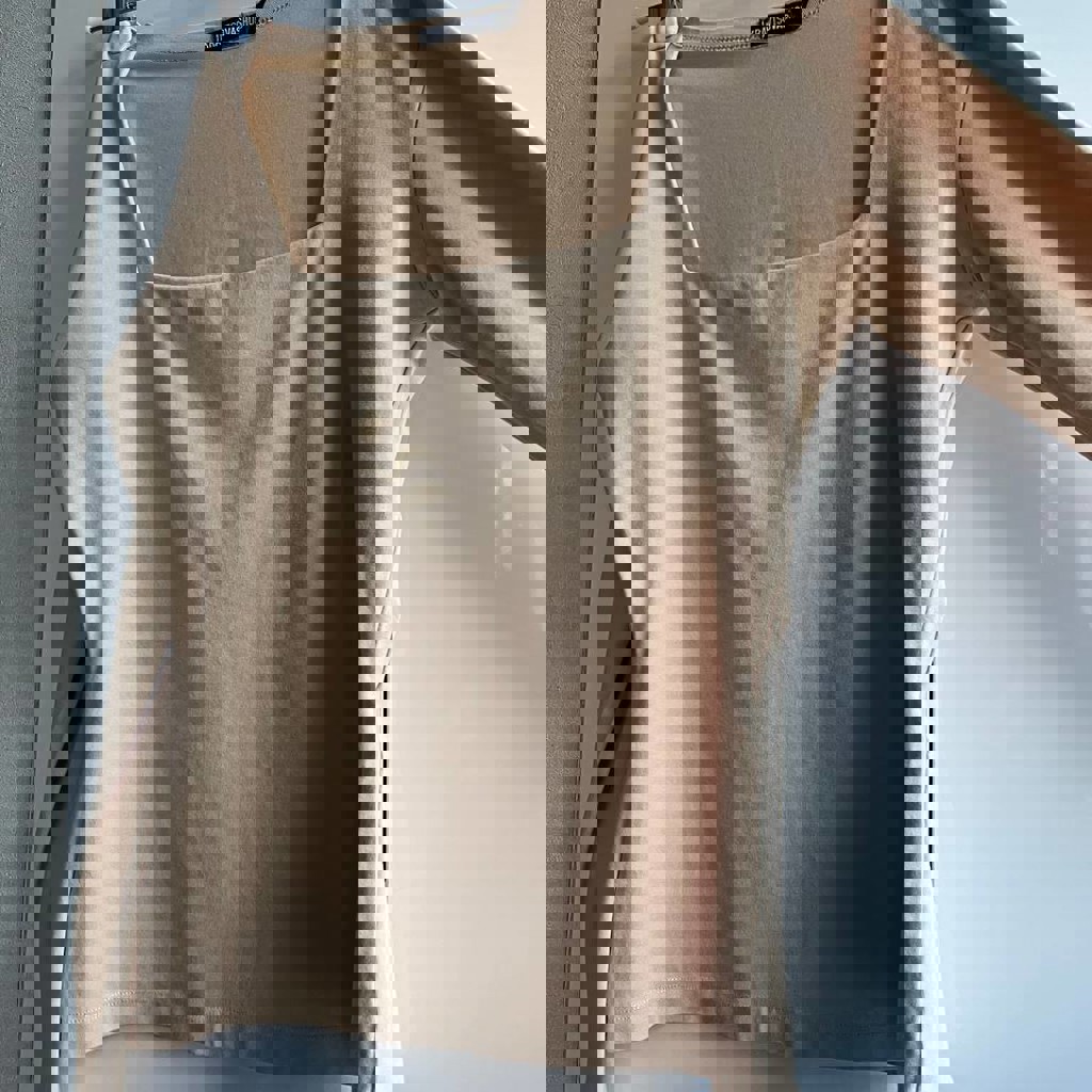 Лонгслив с квадратным вырезом