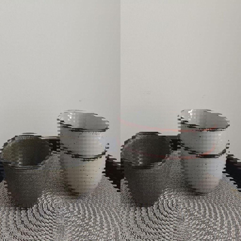 Высокие пивные бокалы