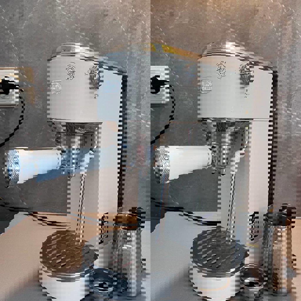 Кофе-машина Delonghi