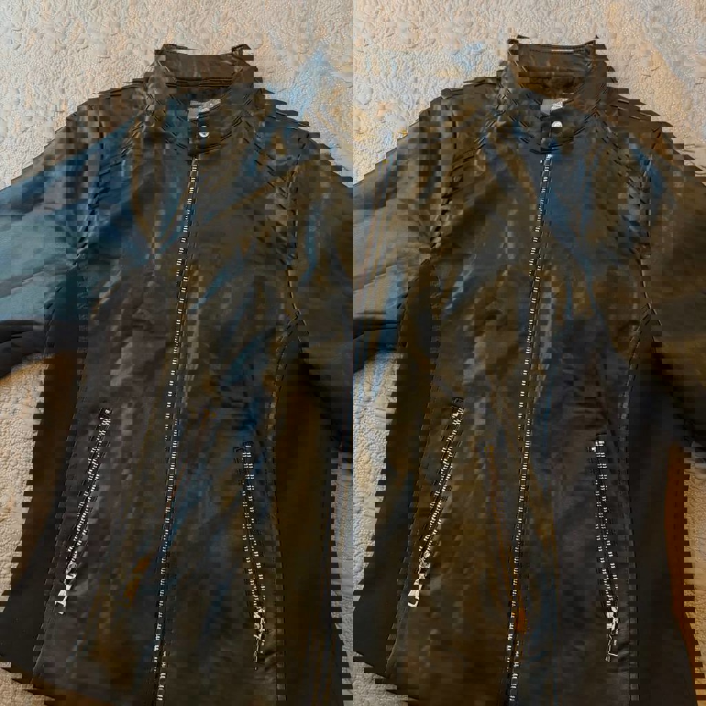 Женская кожаная куртка